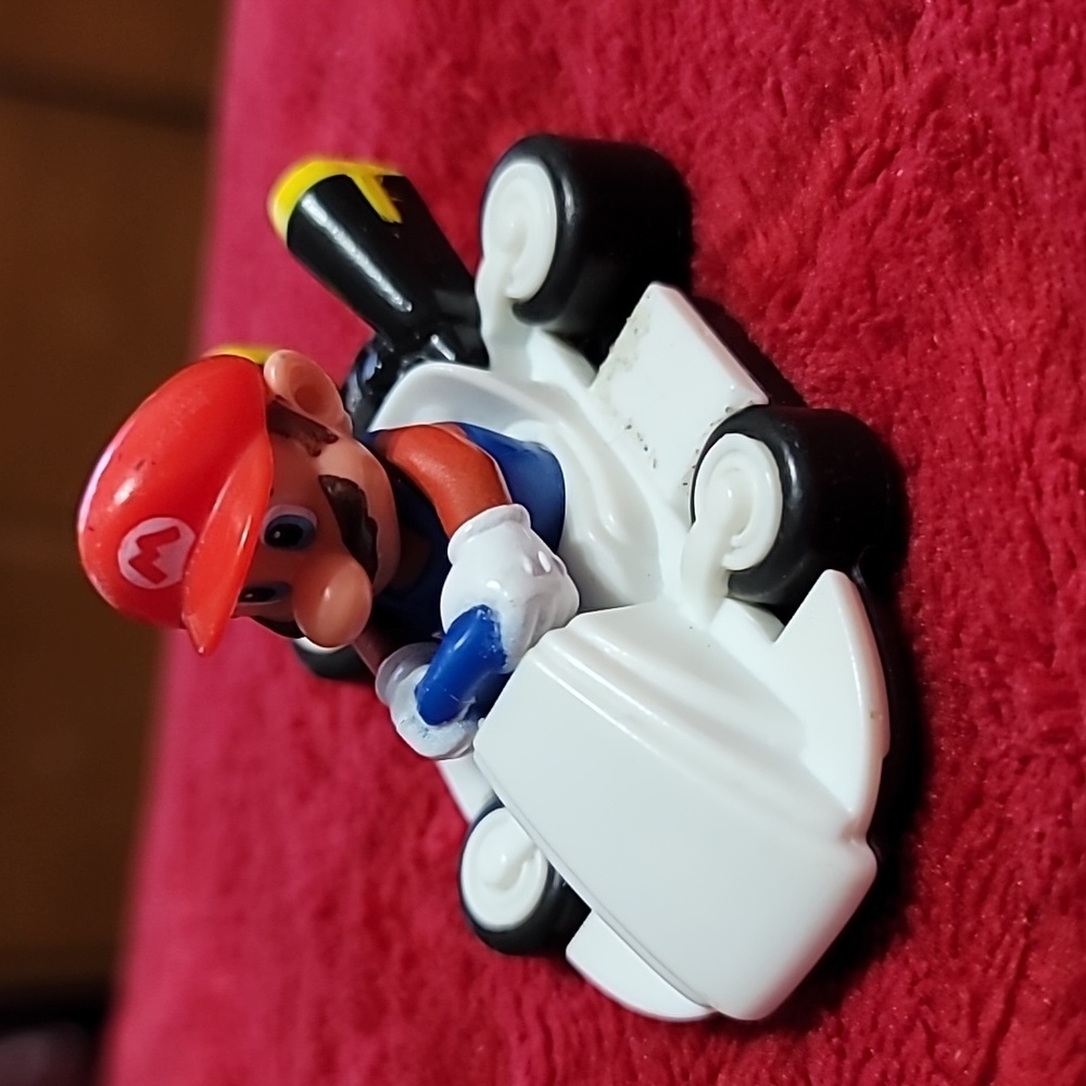 2014 Nintendo McDonalds Toy Mario Figure in Racing MarioKart